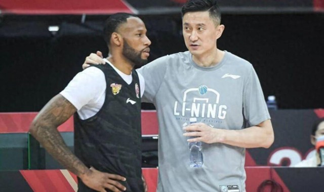 广东男篮三冠功勋成为教练，上海外援回归困难，四川又成全华班