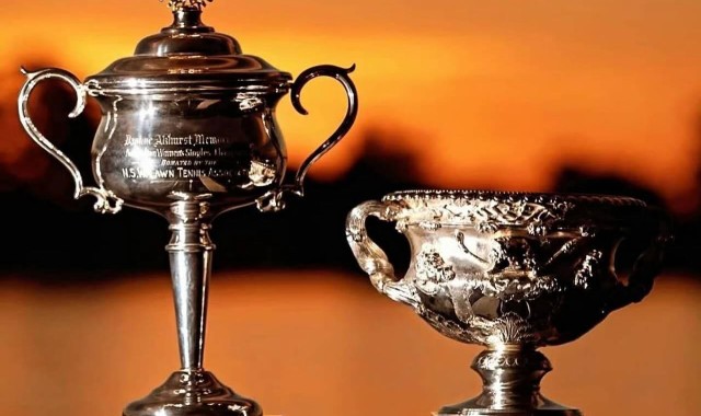 国际足联-男单上半区四强产生，皆是三盘直落！