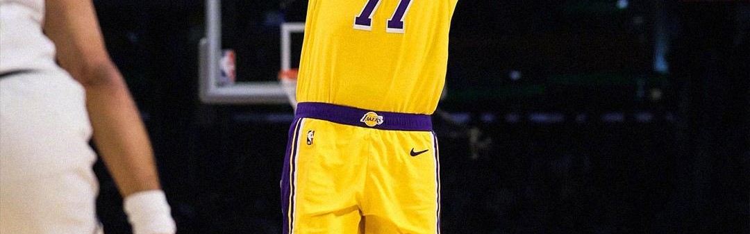 国际足联-东契奇生涯第55次砍下30+三双，追平约基奇位列历史第二